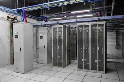 虹橋之上，數據飛馳 國際互聯網數據專用通道開通，首批企業率先駛入網絡“高速直達列車”